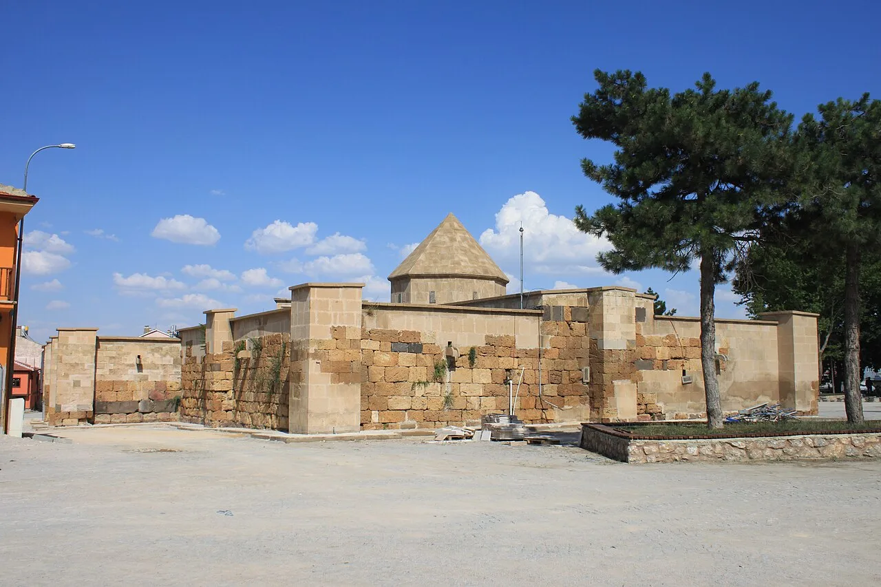 İshaklı Caravanserai - Afyonkarahisar