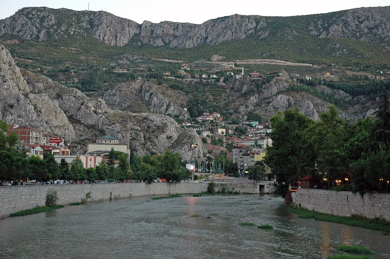 Gümüşlü Cami Çeşmesi - Amasya