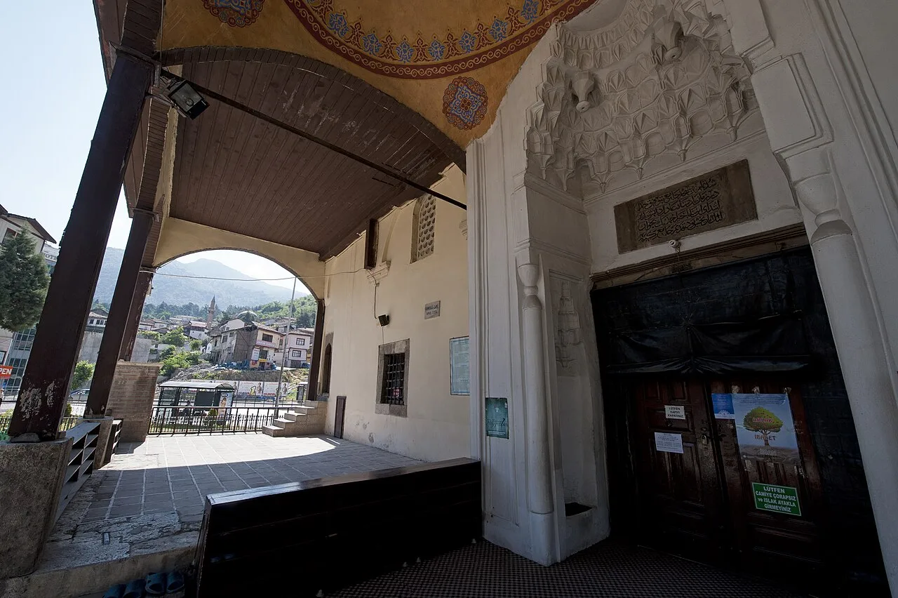 Gümüşlü Camii - Amasya