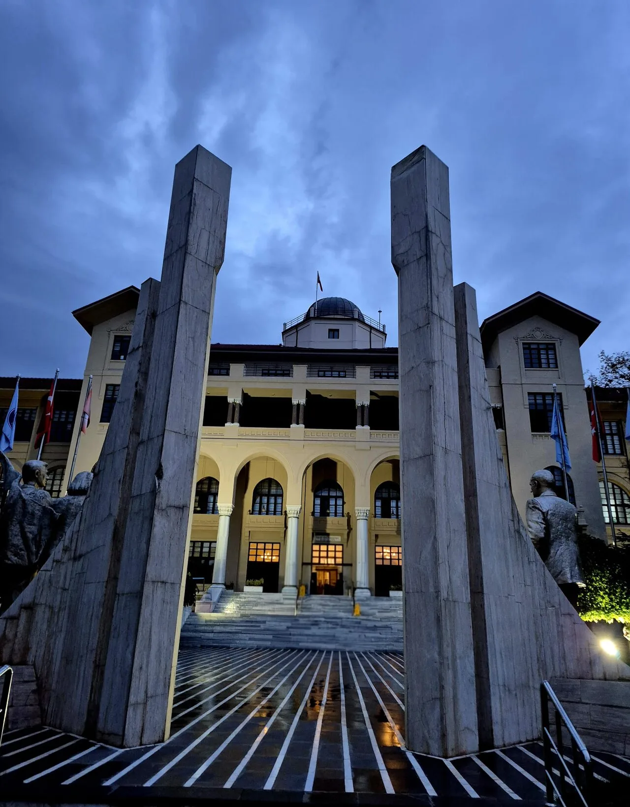 Gazi Üniversitesi Rektörlük Binası - Ankara