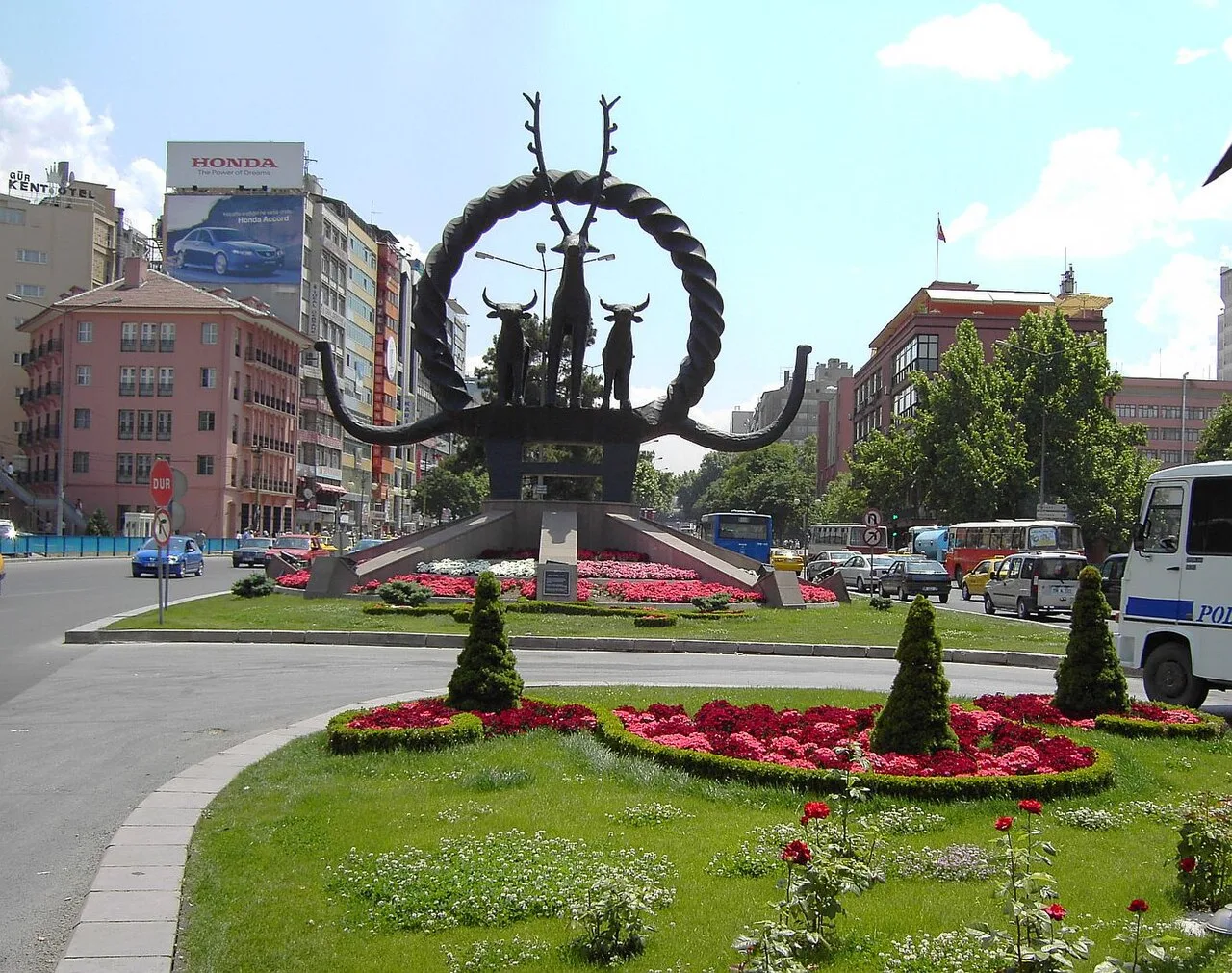 Hitit Güneş Kursu Anıtı - Ankara
