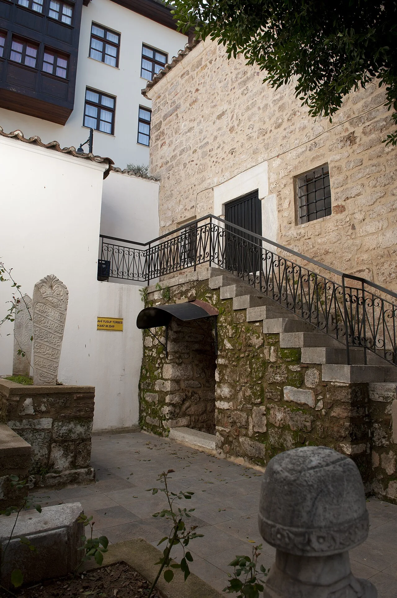 Ahi Yusuf Camii ve Türbesi - Antalya