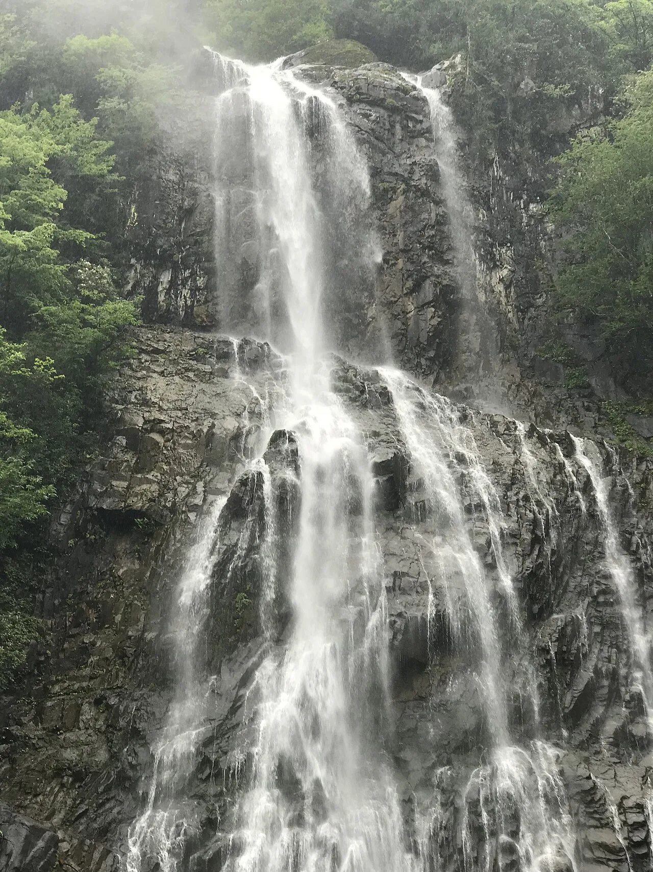 Mençuna Waterfall - Artvin
