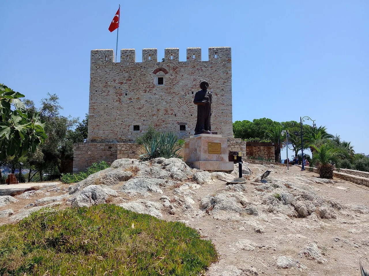 Güvercinada Castle - Aydın
