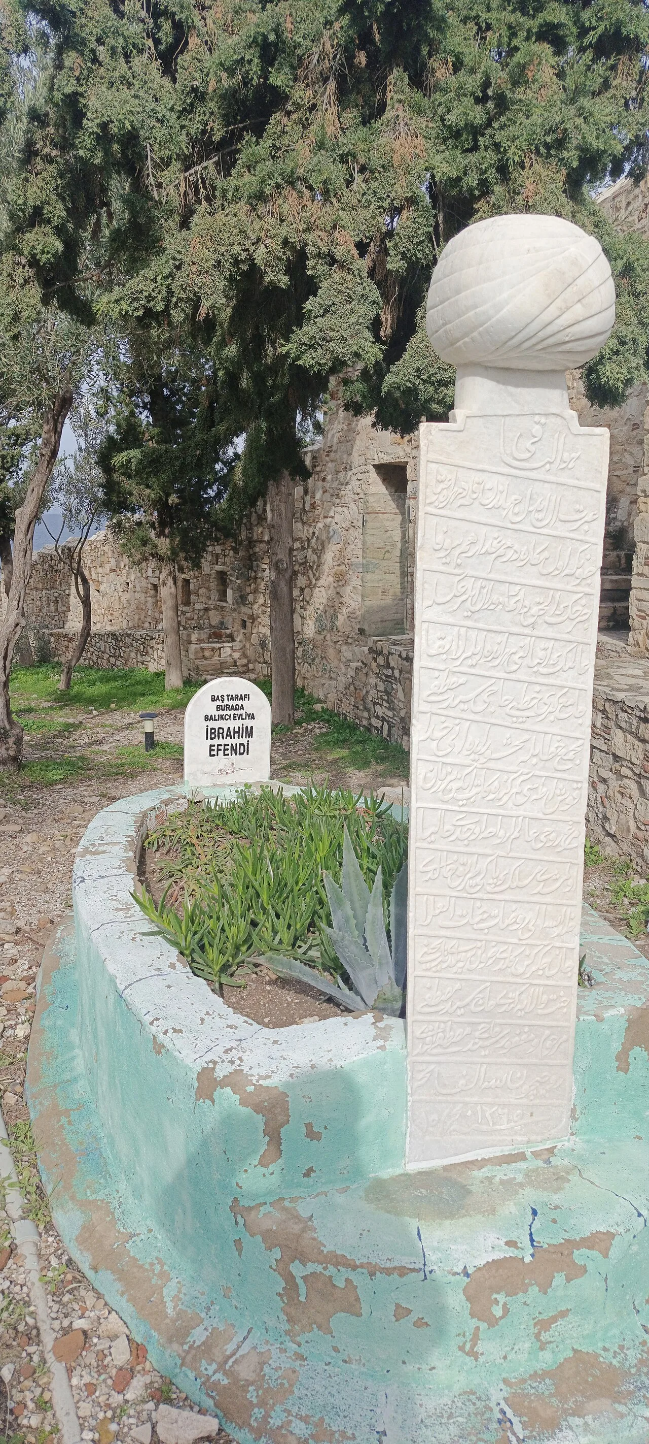 Kuşadalı İbrahim Halveti Mezarı - Aydın