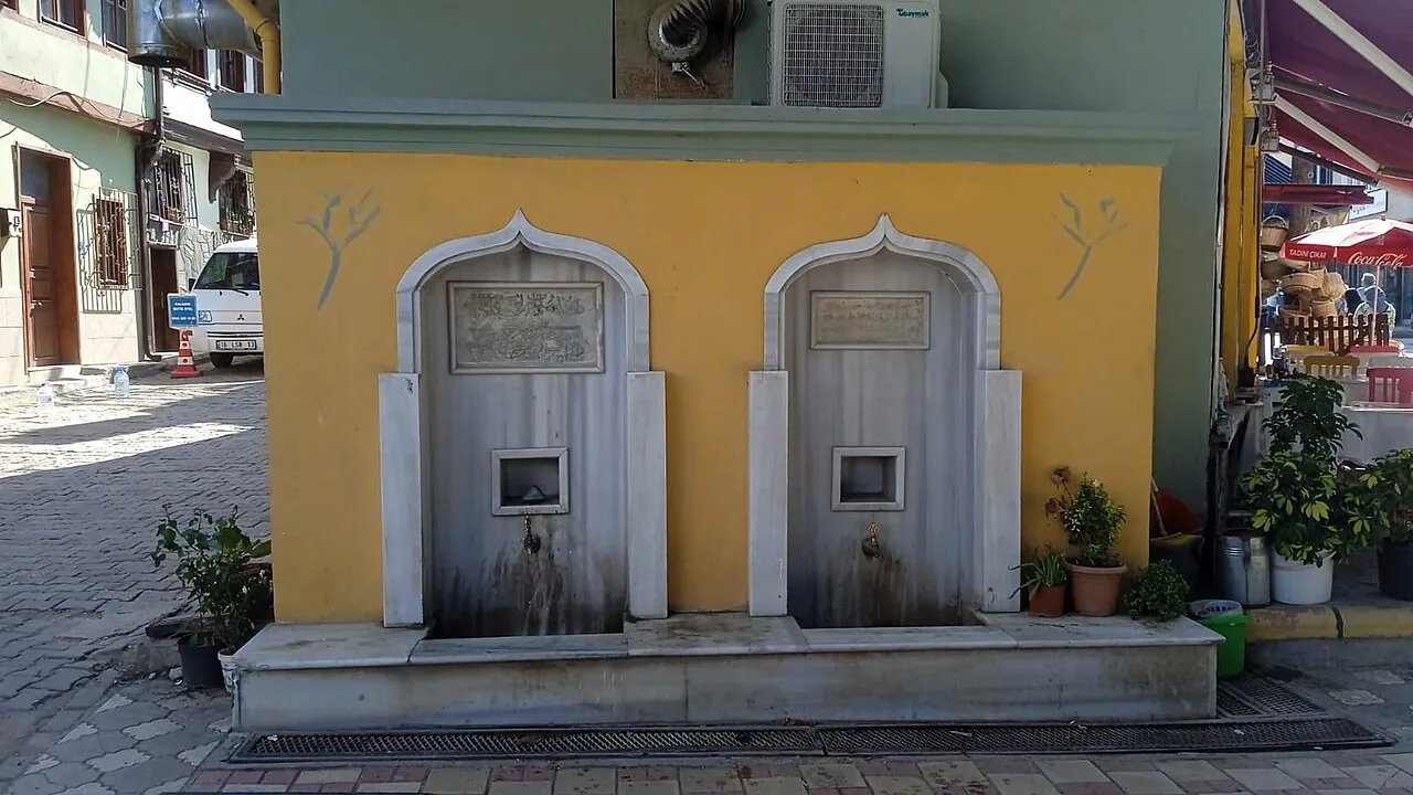 Çarşı Çeşmesi - Bursa