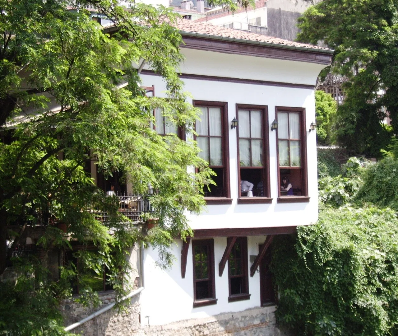 Mahfel, Bursa - Bursa