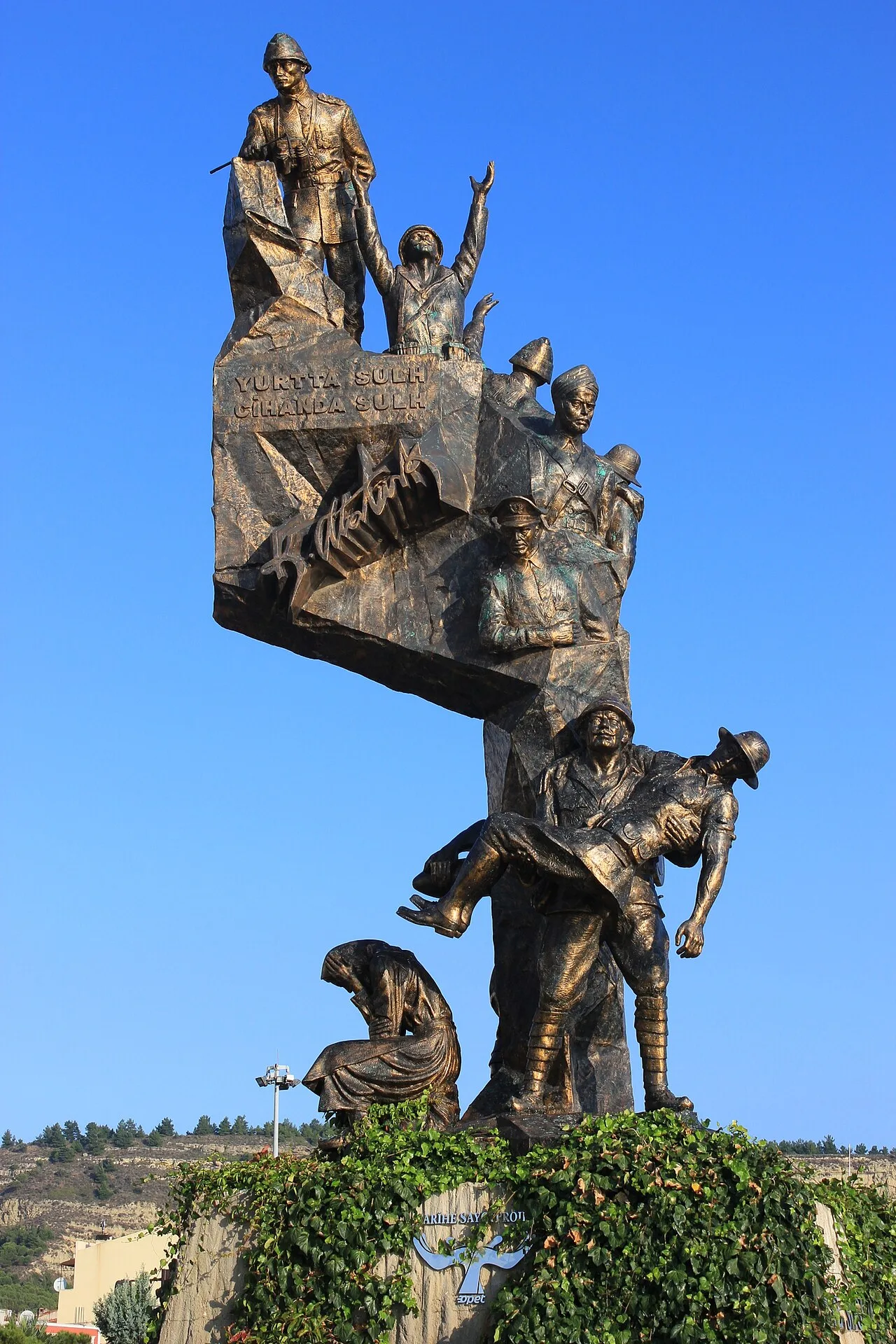 Tarihe Saygı Anıtı - Çanakkale