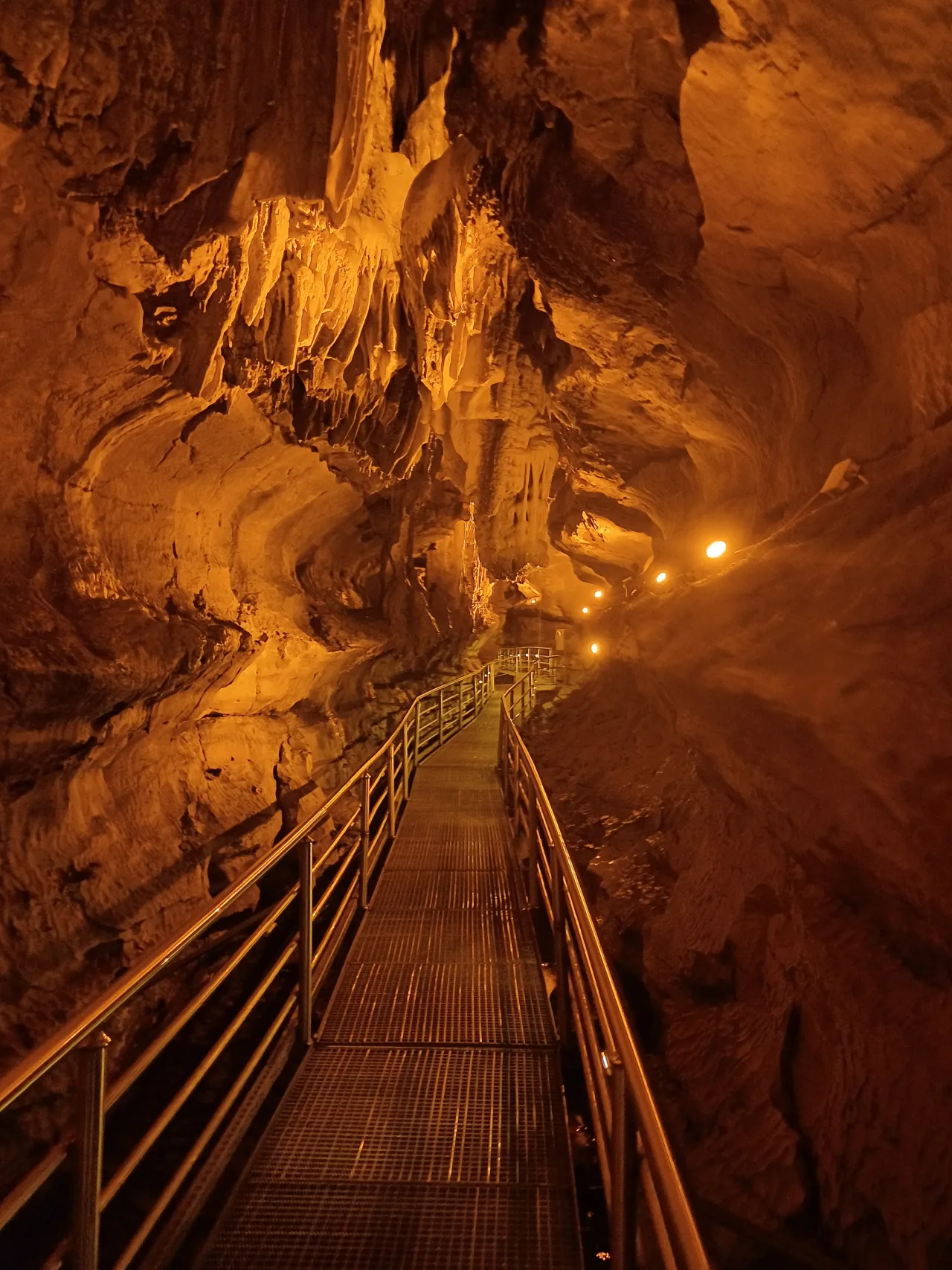 Çal Cave - Çorum