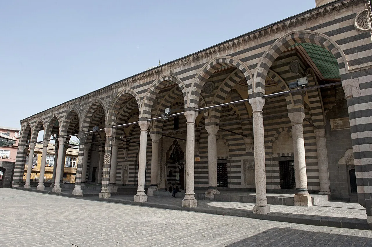 Behram Paşa Camii Çeşmesi - Diyarbakır