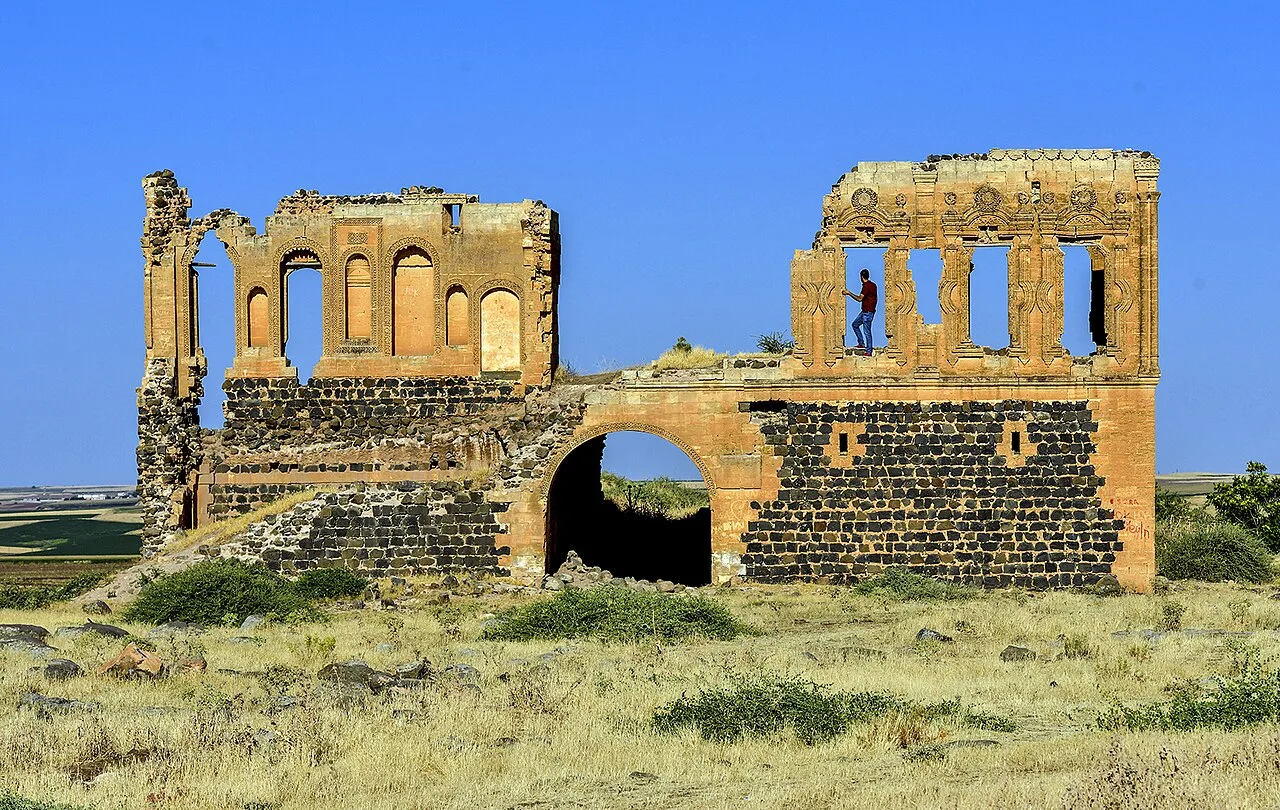 Güzelşeyh Kasrı ve Medresesi - Diyarbakır