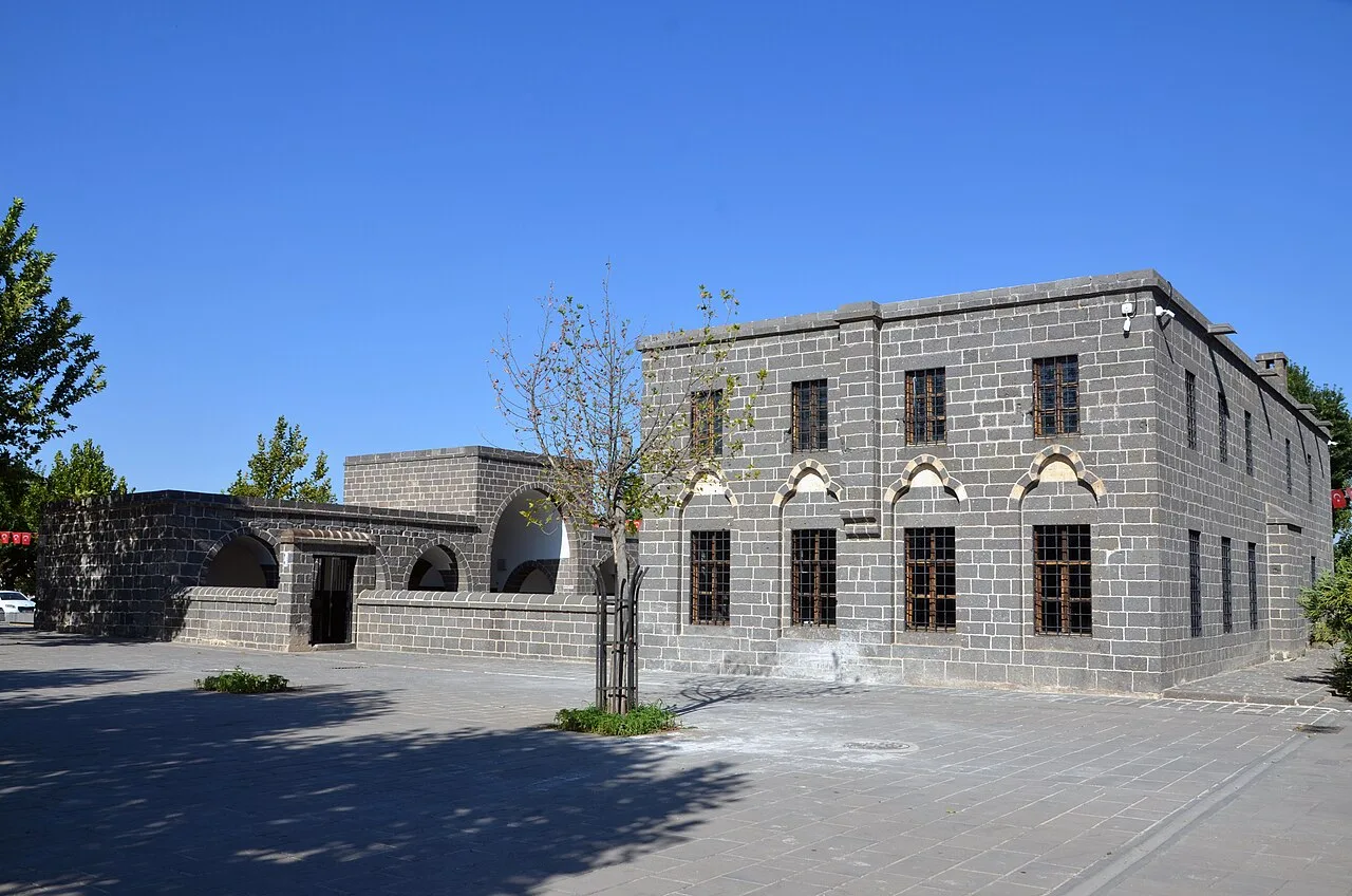 Latifiye Medresesi - Diyarbakır