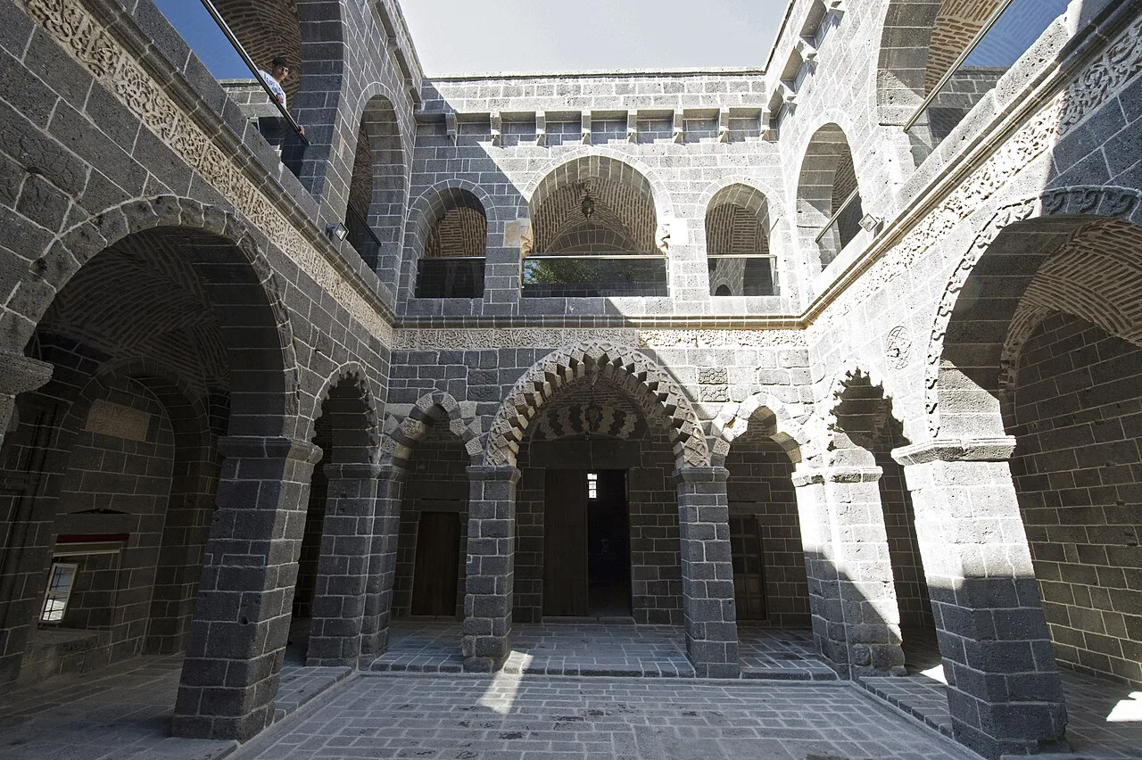 Mesudiye Medresesi - Diyarbakır