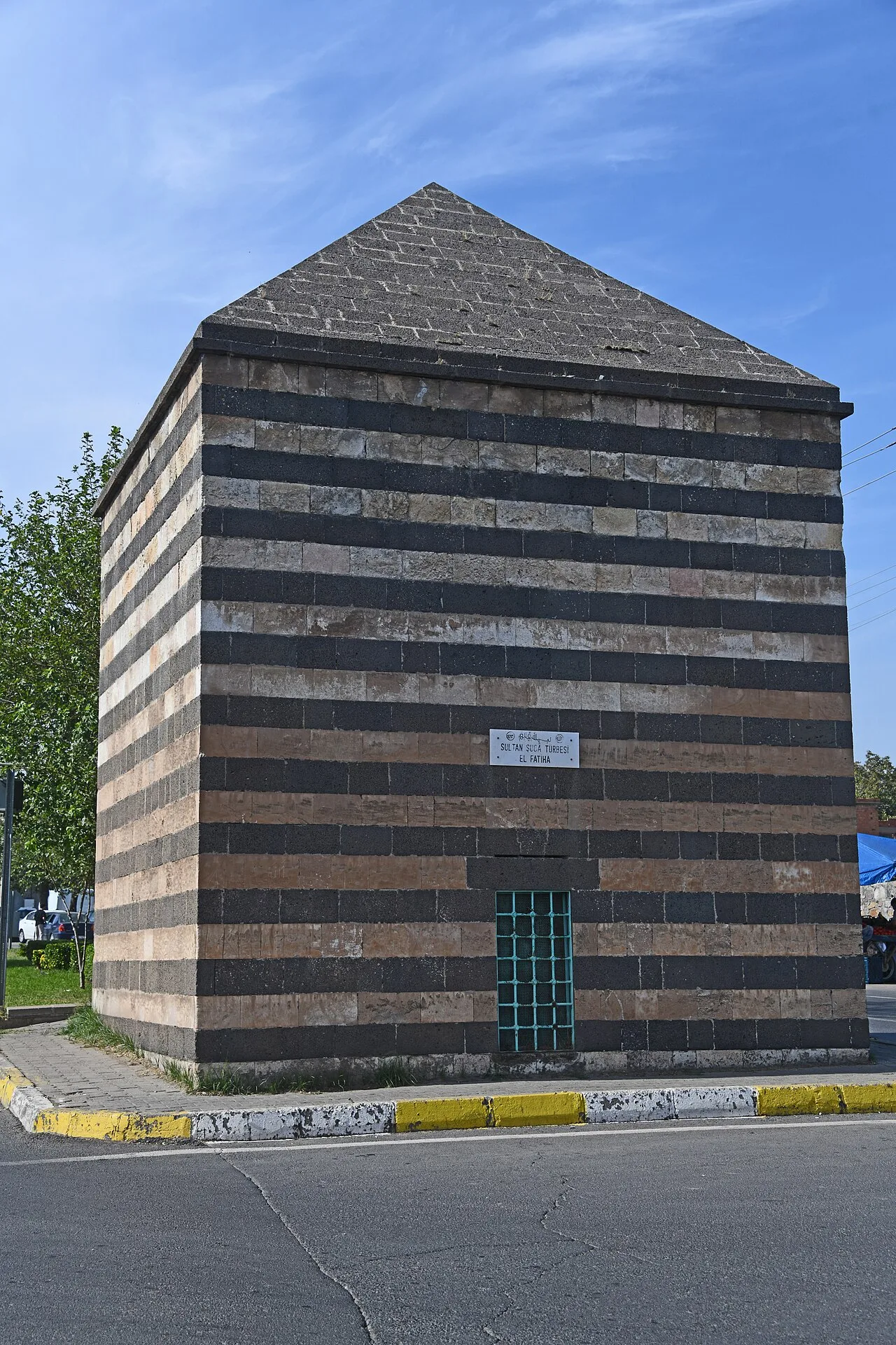 Tomb of Sultan Şuca - Diyarbakır