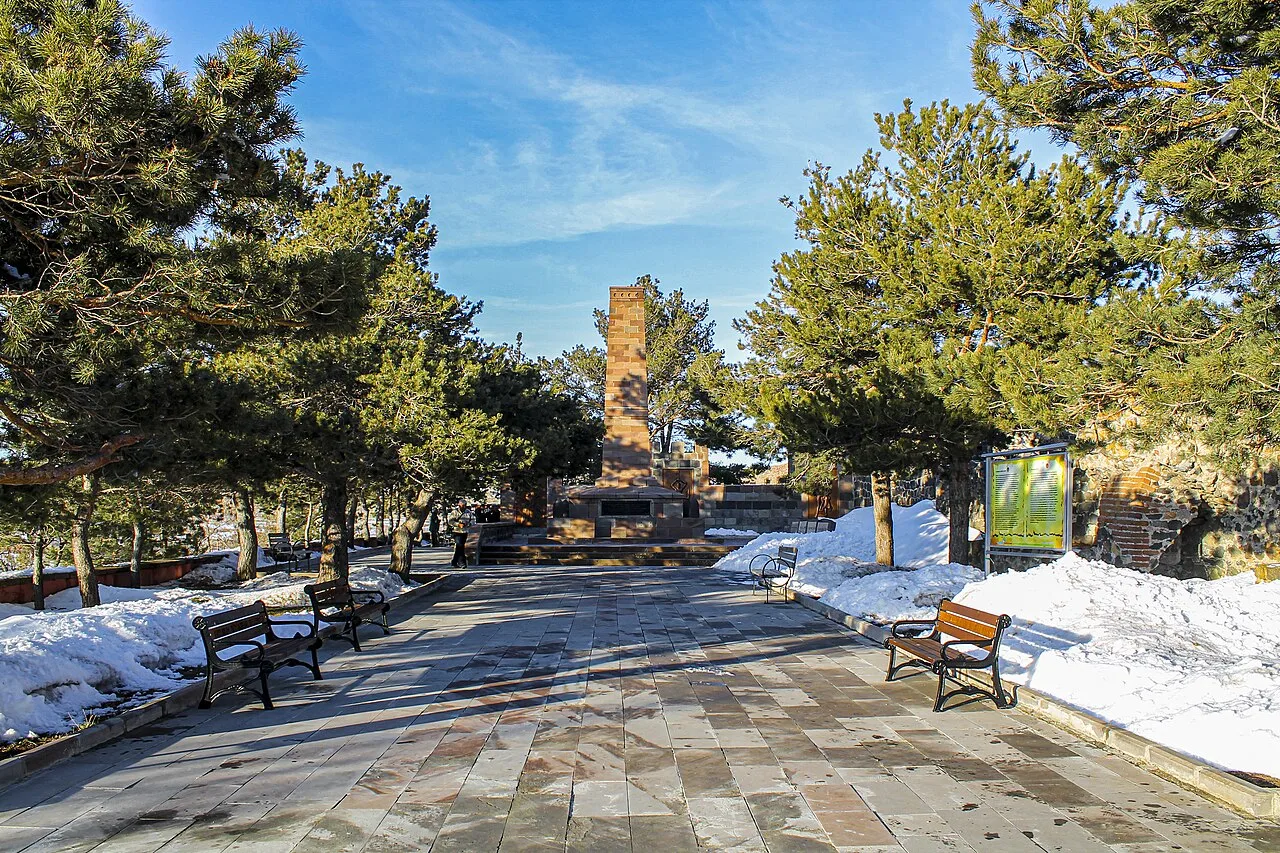 Aziziye Şehitler Anıtı - Erzurum