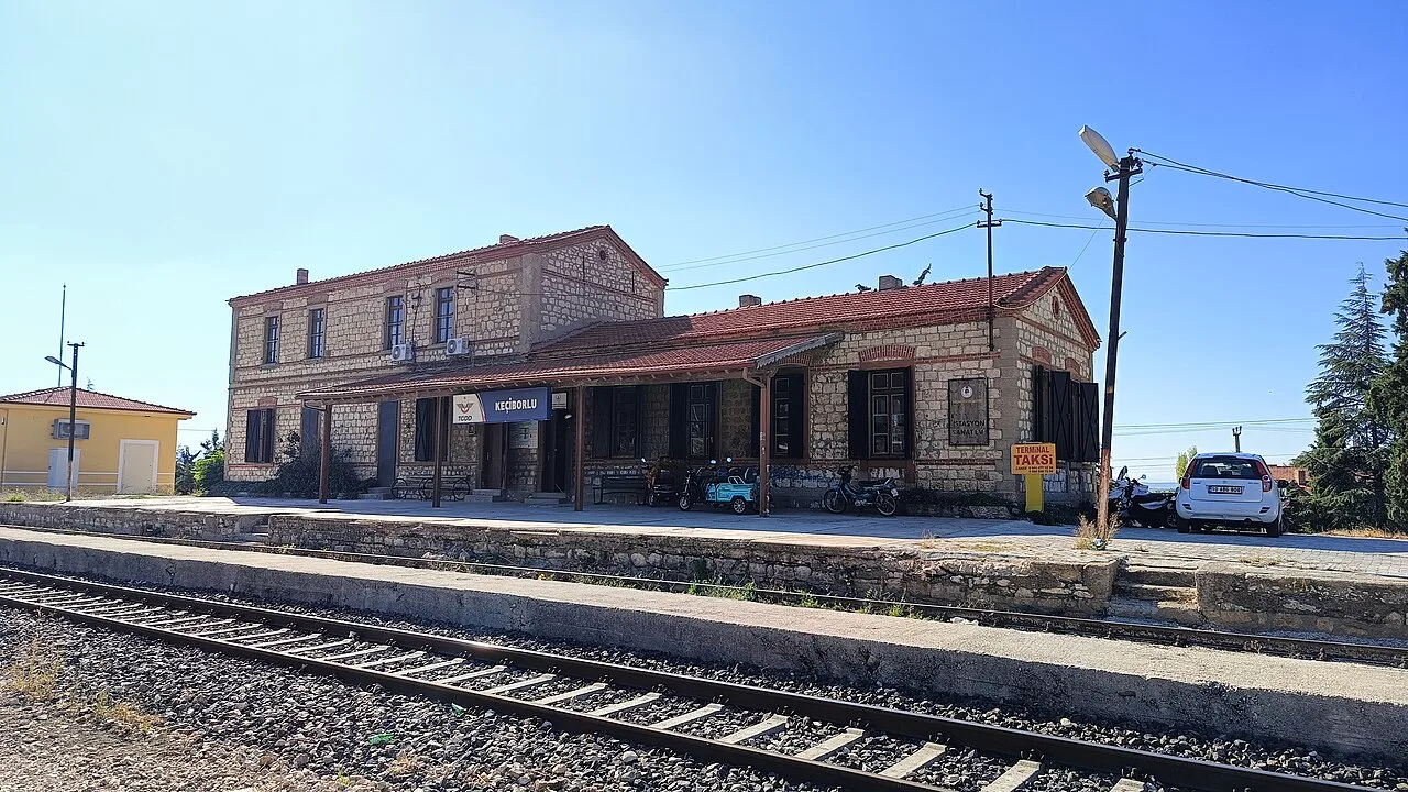 Keçiborlu railway station - Isparta