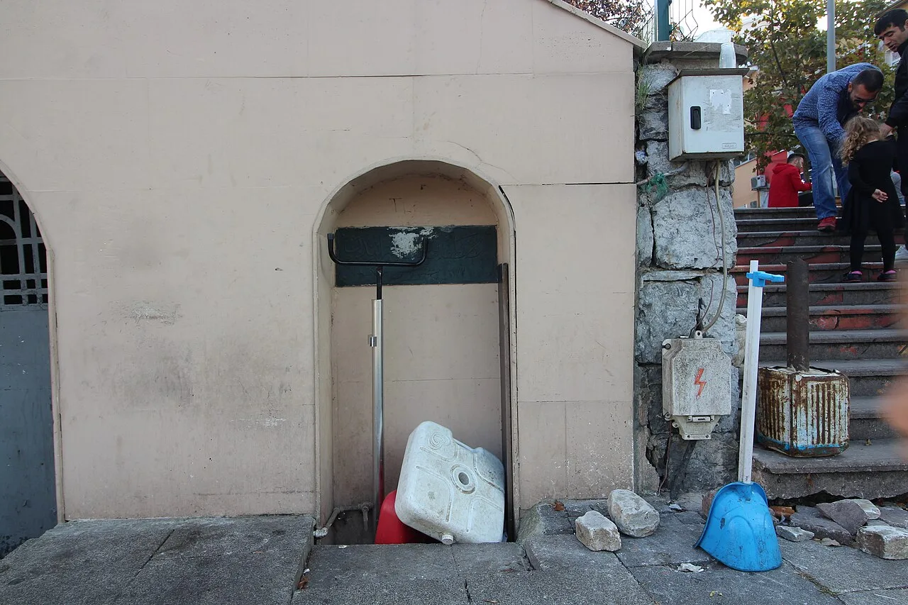 3. Mustafa Han Çeşmesi - İstanbul