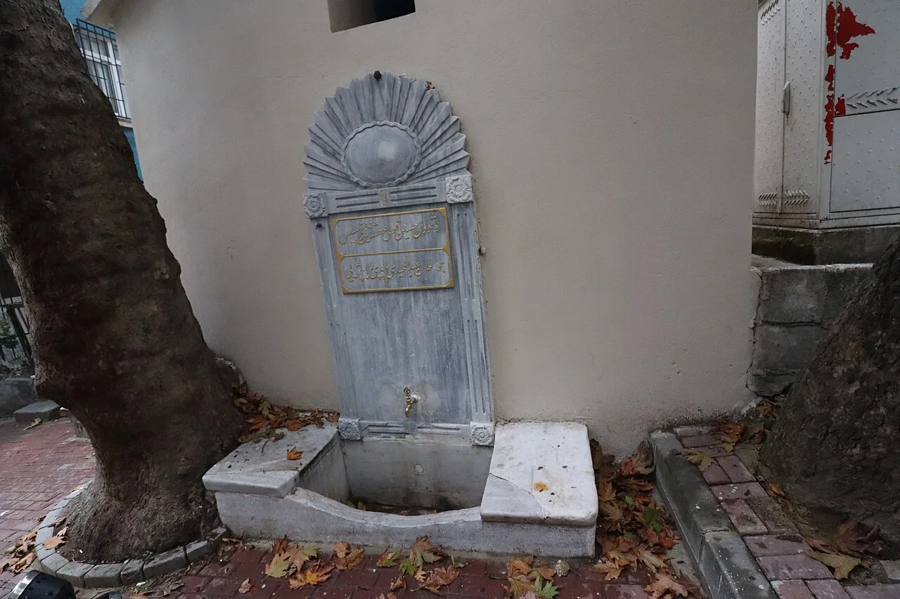 Abdülmecid Han ve Zübeyde Hanım Çeşmesi - İstanbul