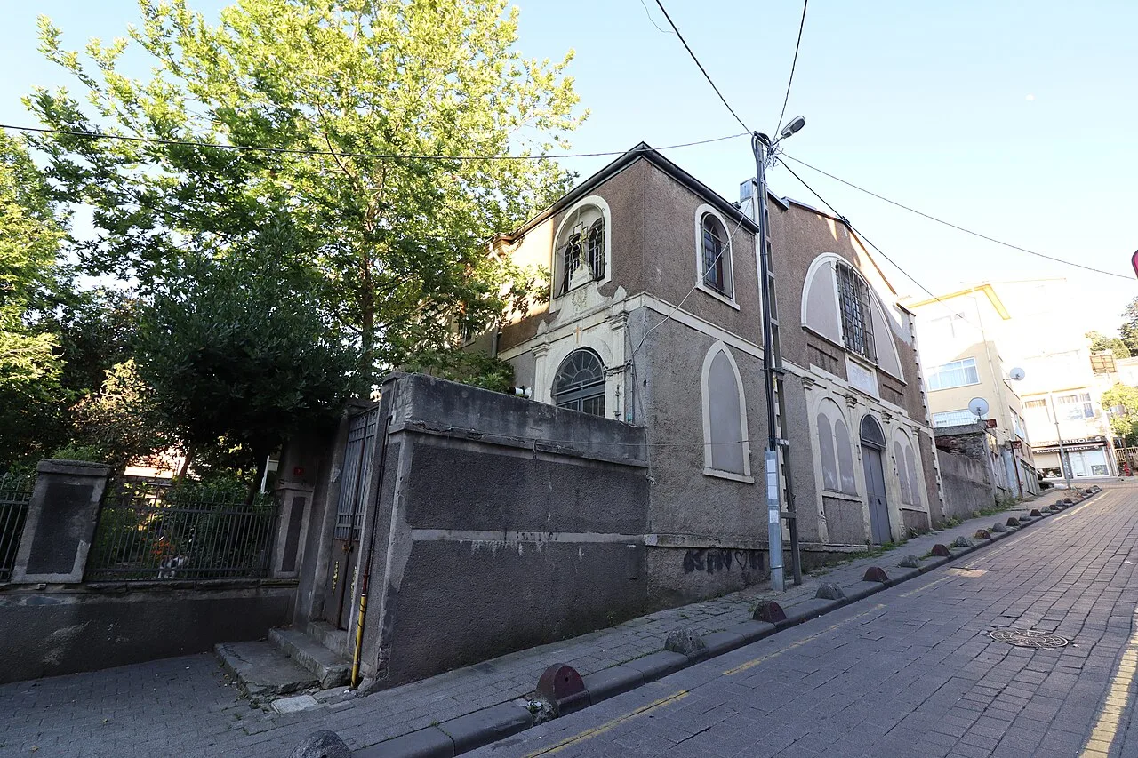 Ayios Kostantinos ve Ayia Eleni Rum Ortodoks Kilisesi - İstanbul