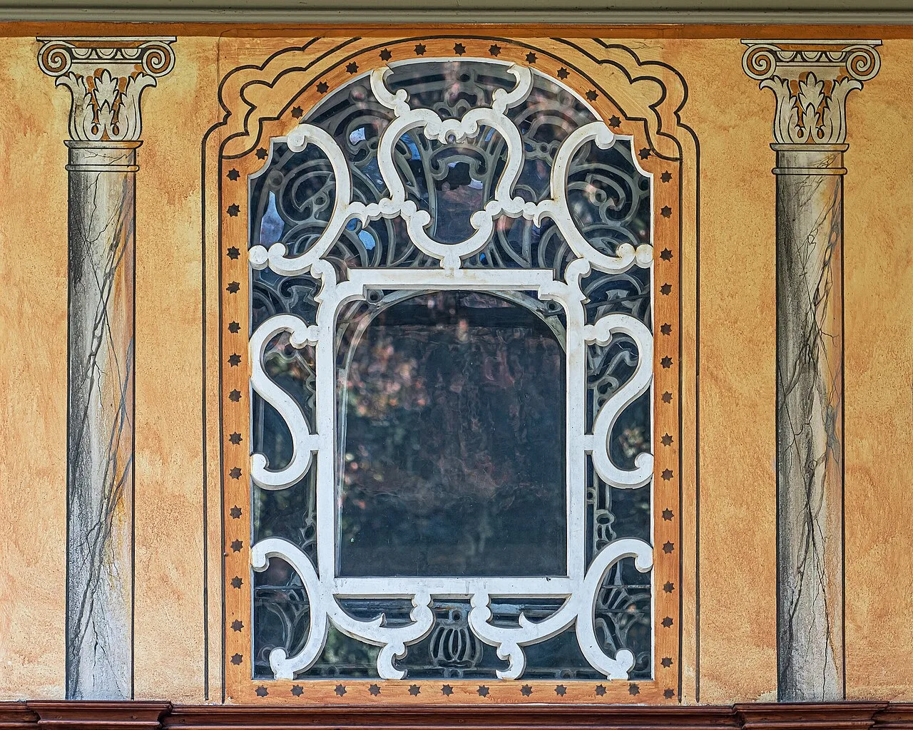 Aynalıkavak Kasrı Bahçesi Çeşmesi - İstanbul