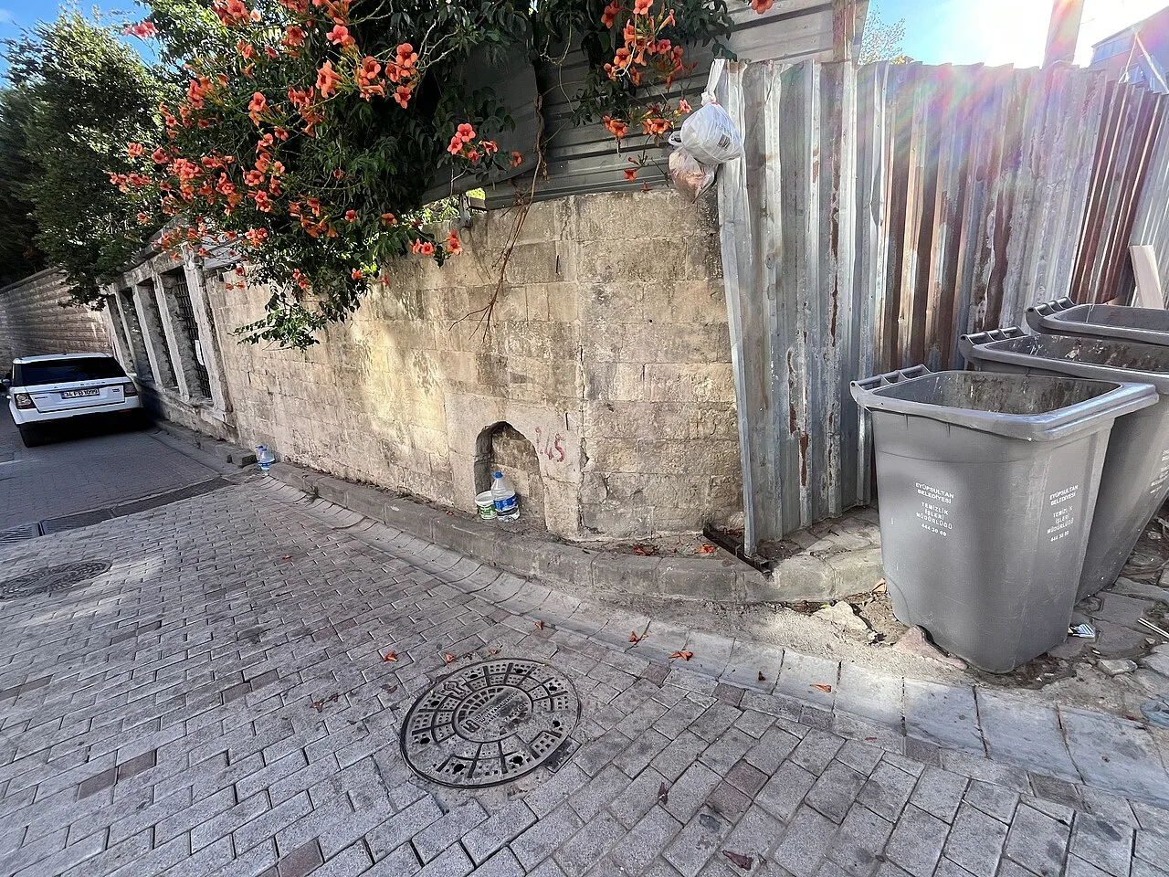 fountain on Balcı Yokuşu Street - İstanbul