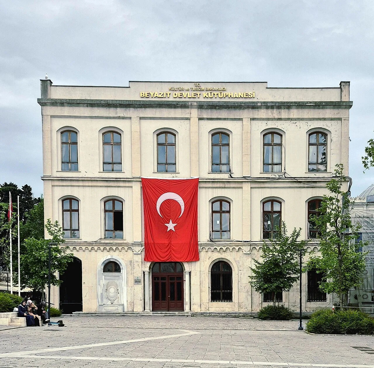 Beyazıt State Library Fountain - İstanbul