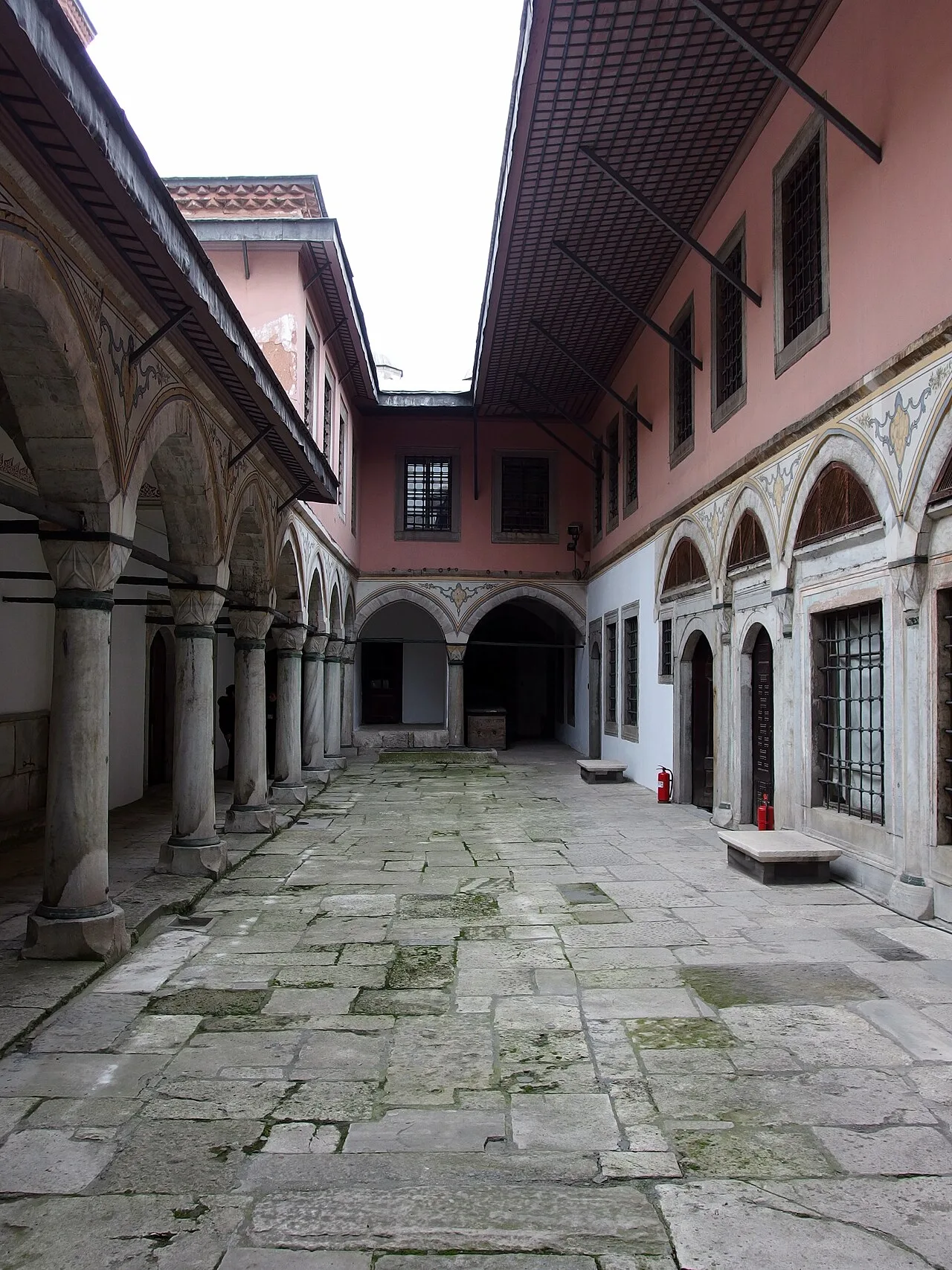 Cariyeler ve Kadınefendiler Taşlığı - İstanbul