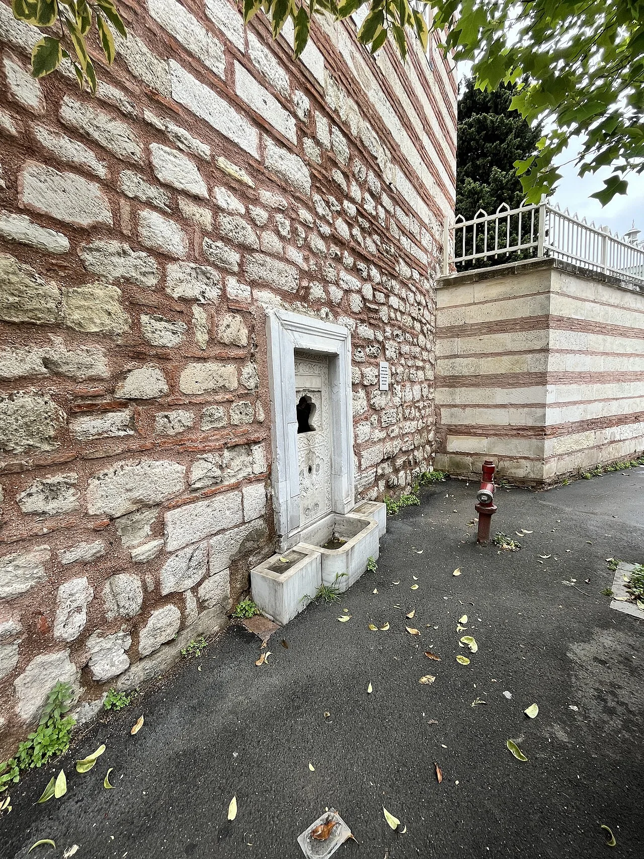 Edirnekapı Mihrimah Sultan Sıbyan Mektebi Çeşmesi - İstanbul