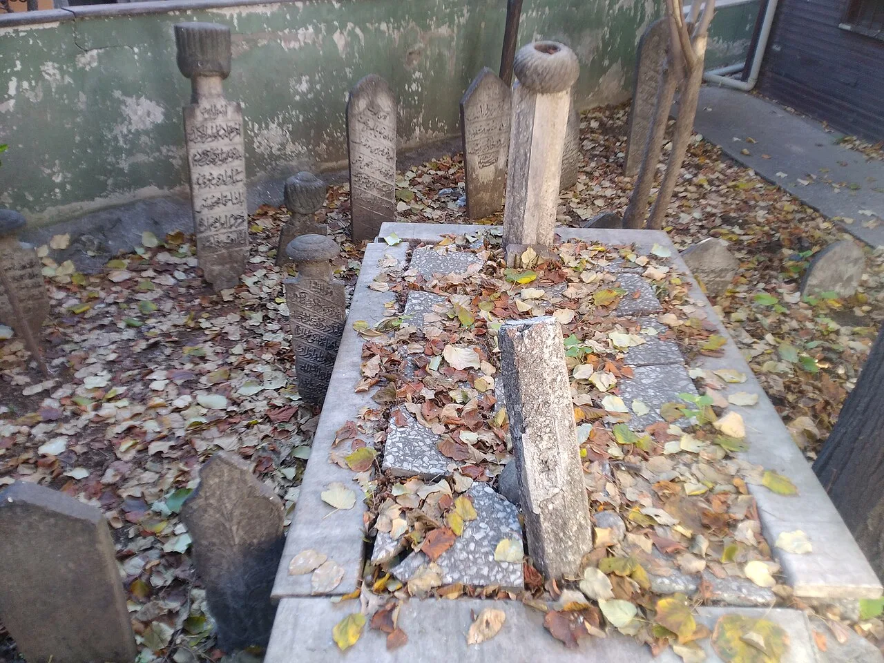 Ekmekçibaşı Ali Ağa Kabri ve Haziresi - İstanbul