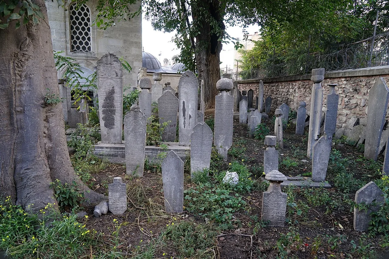 Ekmekçizade Ahmet Paşa Medresesi Haziresi - İstanbul