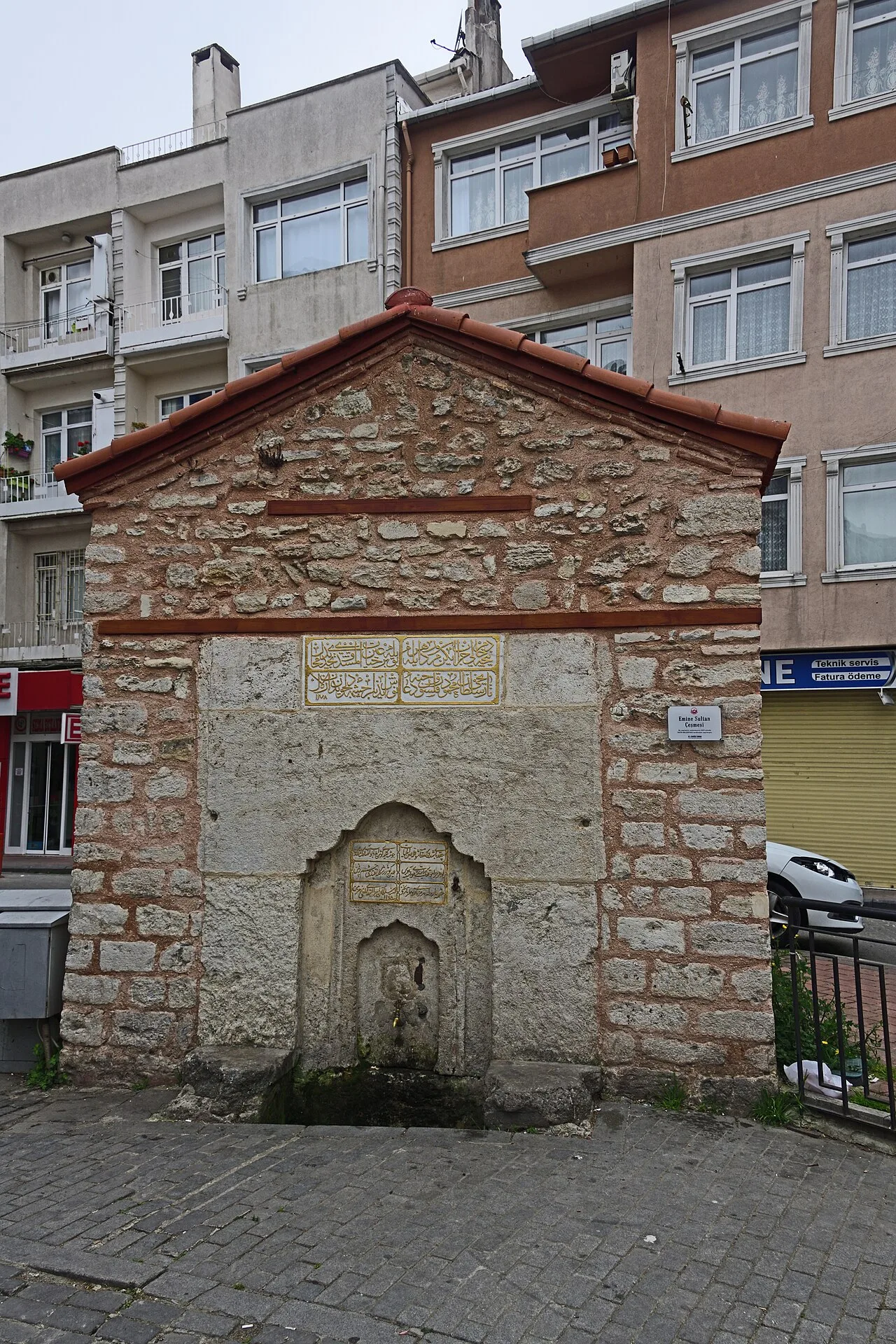 Emine Sultan Meydan Çeşmesi - İstanbul