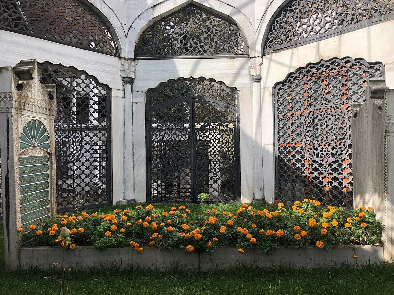 Gülnuş Emetullah Valide Sultan Tomb - İstanbul