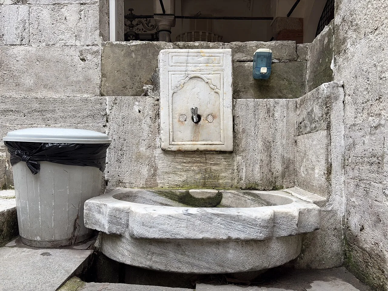 Hacı Beşir Ağa Medrese Çeşmesi - İstanbul