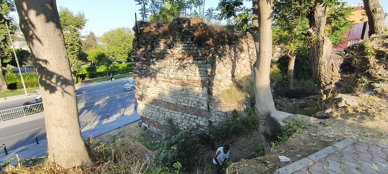 Haliç Surları, 14. Kule - İstanbul