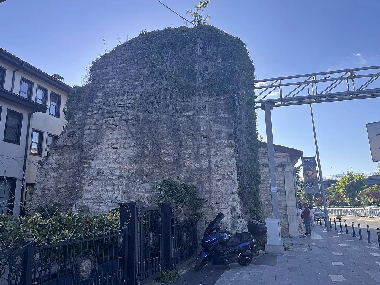Haliç Surları, 3. Kule - İstanbul