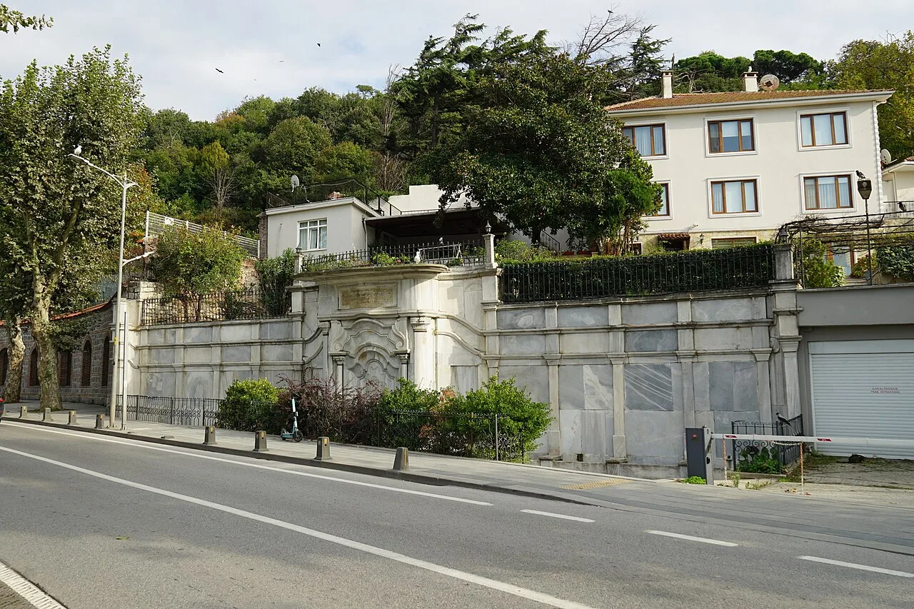 Hüseyin Avni Paşa Çeşmesi - İstanbul