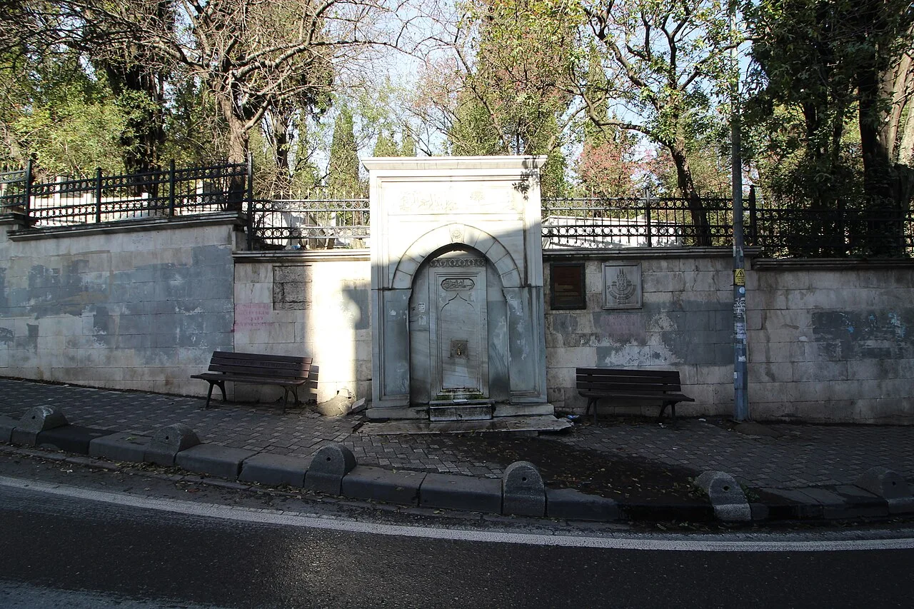 İçerenköy Mezarlık Çeşmesi - İstanbul