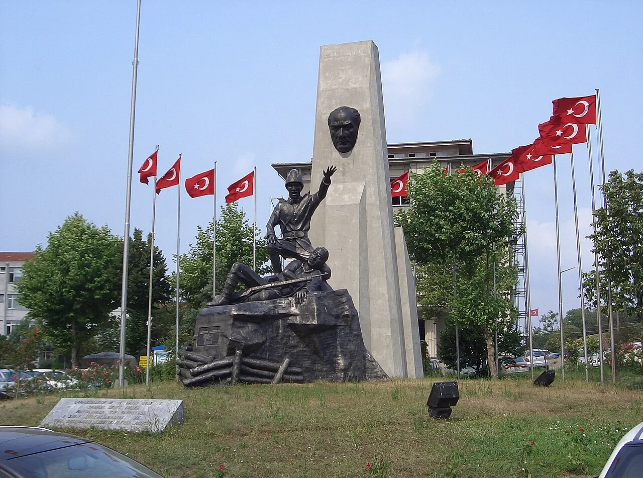 Kahraman Tıbbiyeliler Anıtı - İstanbul
