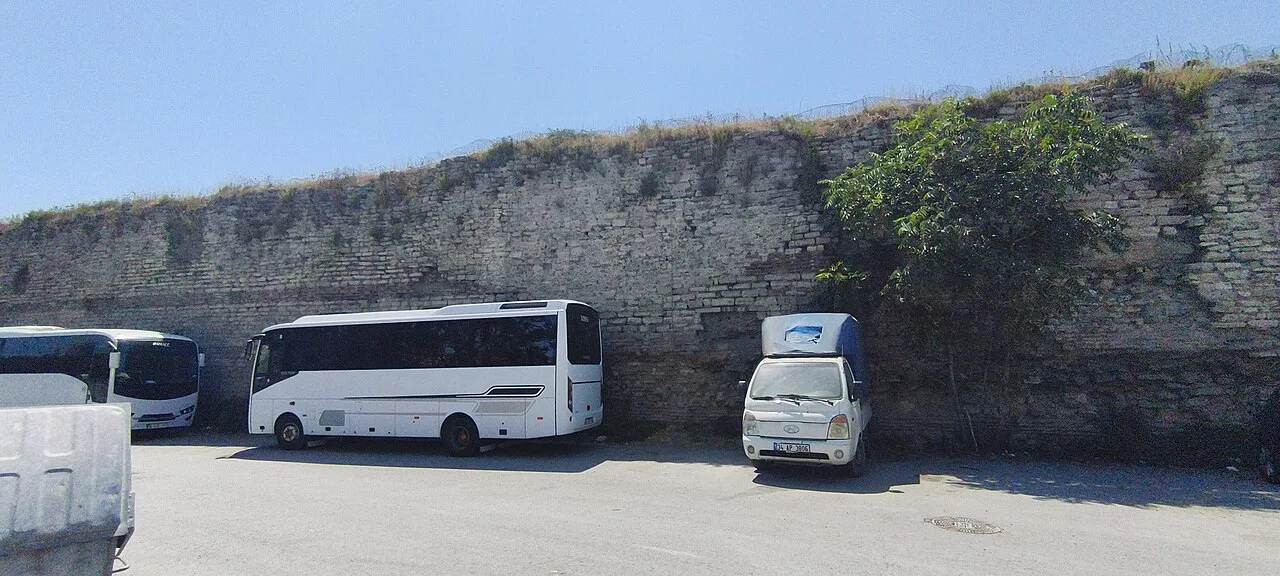 Kara Surları No. T15 - İstanbul
