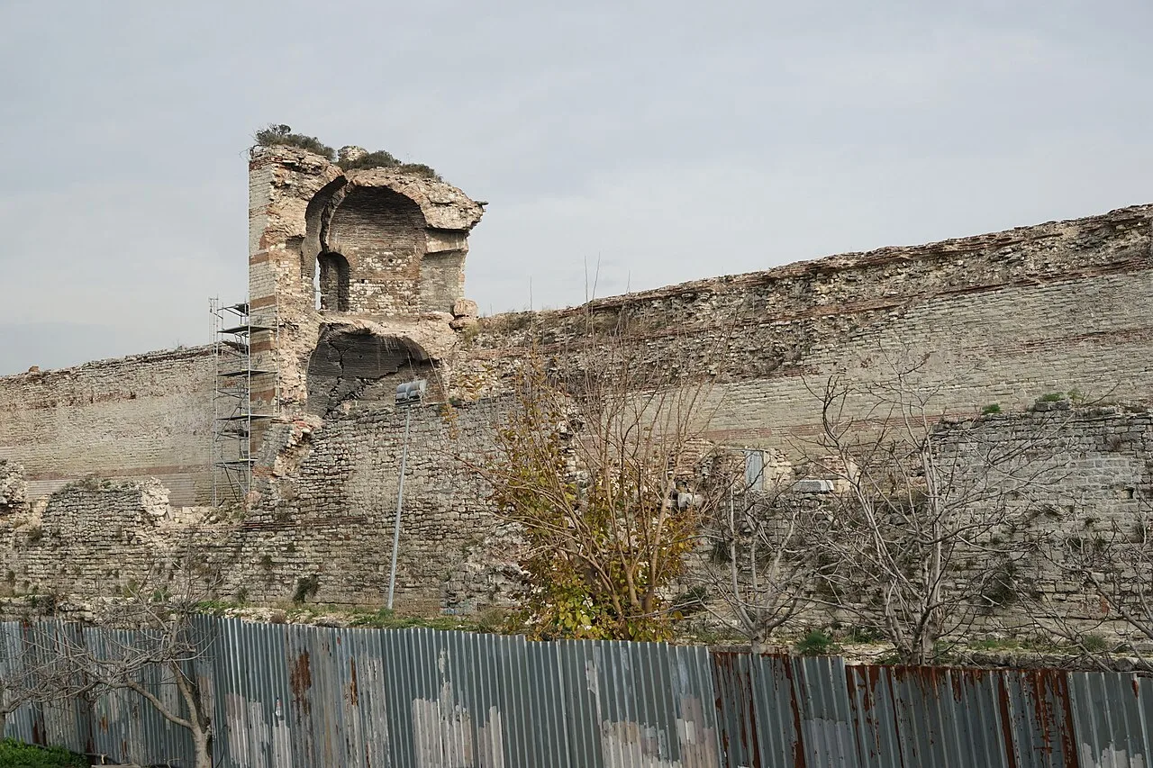 Kara Surları No. T17 - İstanbul