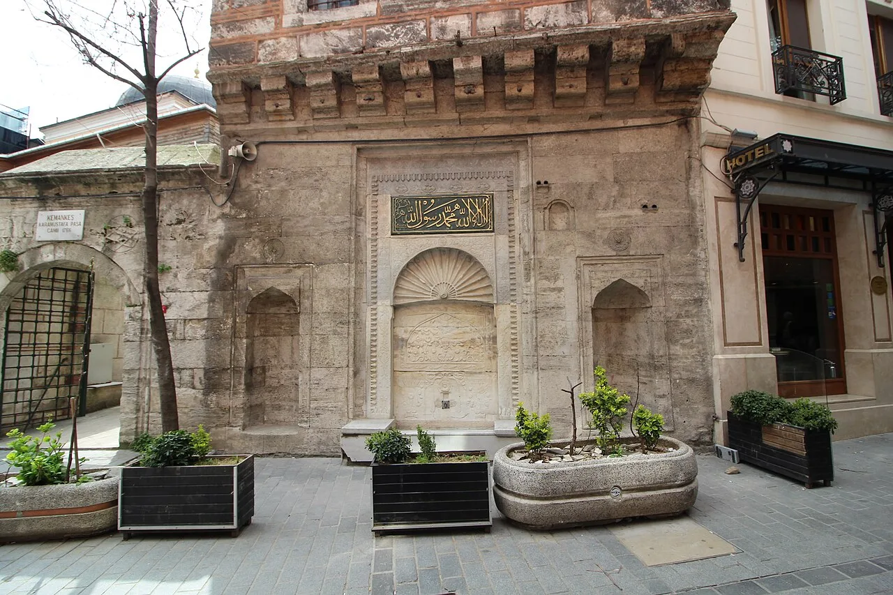 Kemankeş Mustafa Paşa Sıbyan Mektebi Çeşmesi - İstanbul