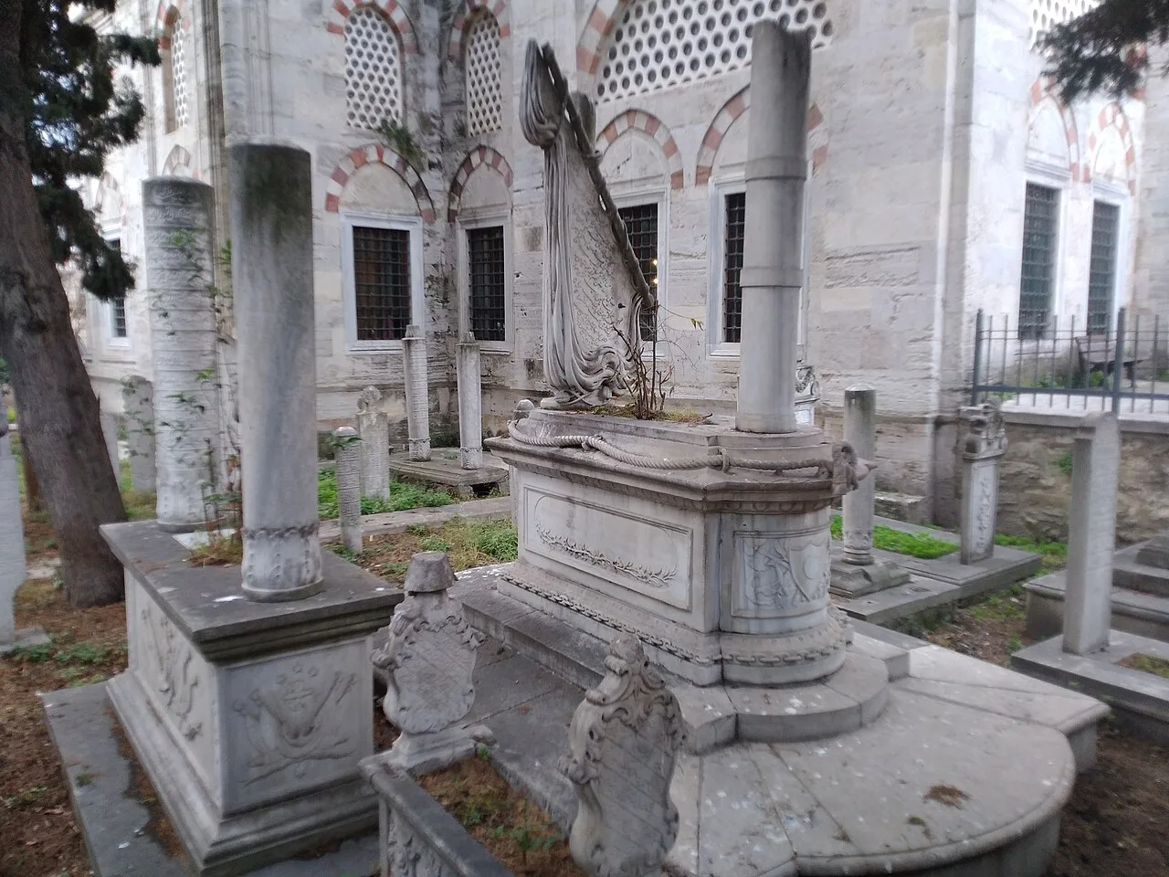 Kılıç Ali Paşa Camii Haziresi - İstanbul