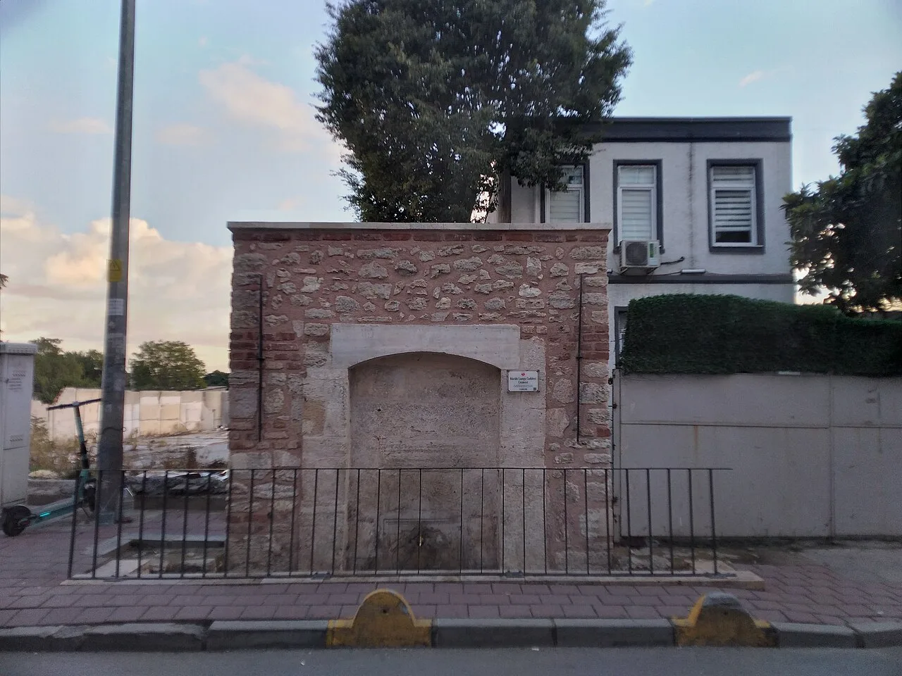 Küçük Langa Caddesi Çeşmesi - İstanbul