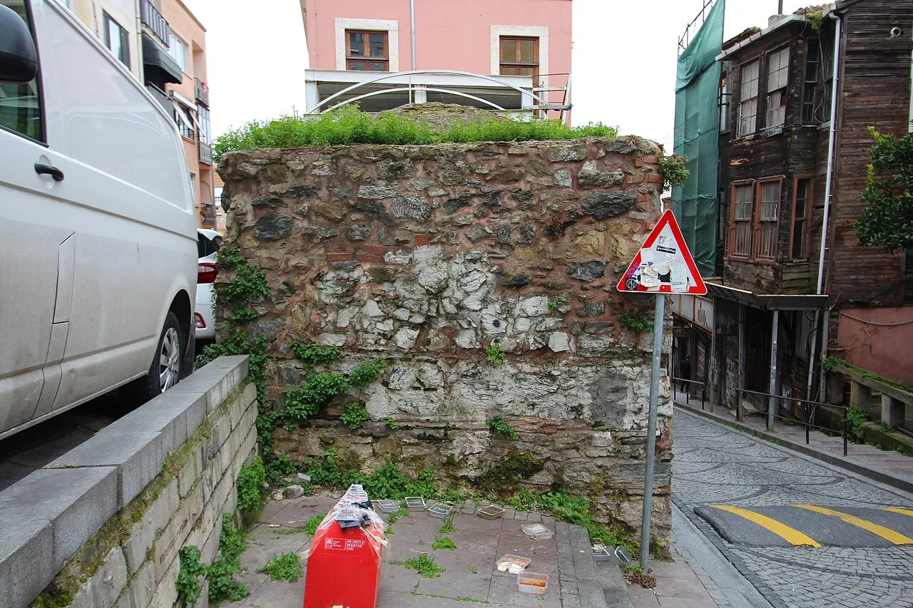 Maşuklar Yokuşu Çeşmesi - İstanbul