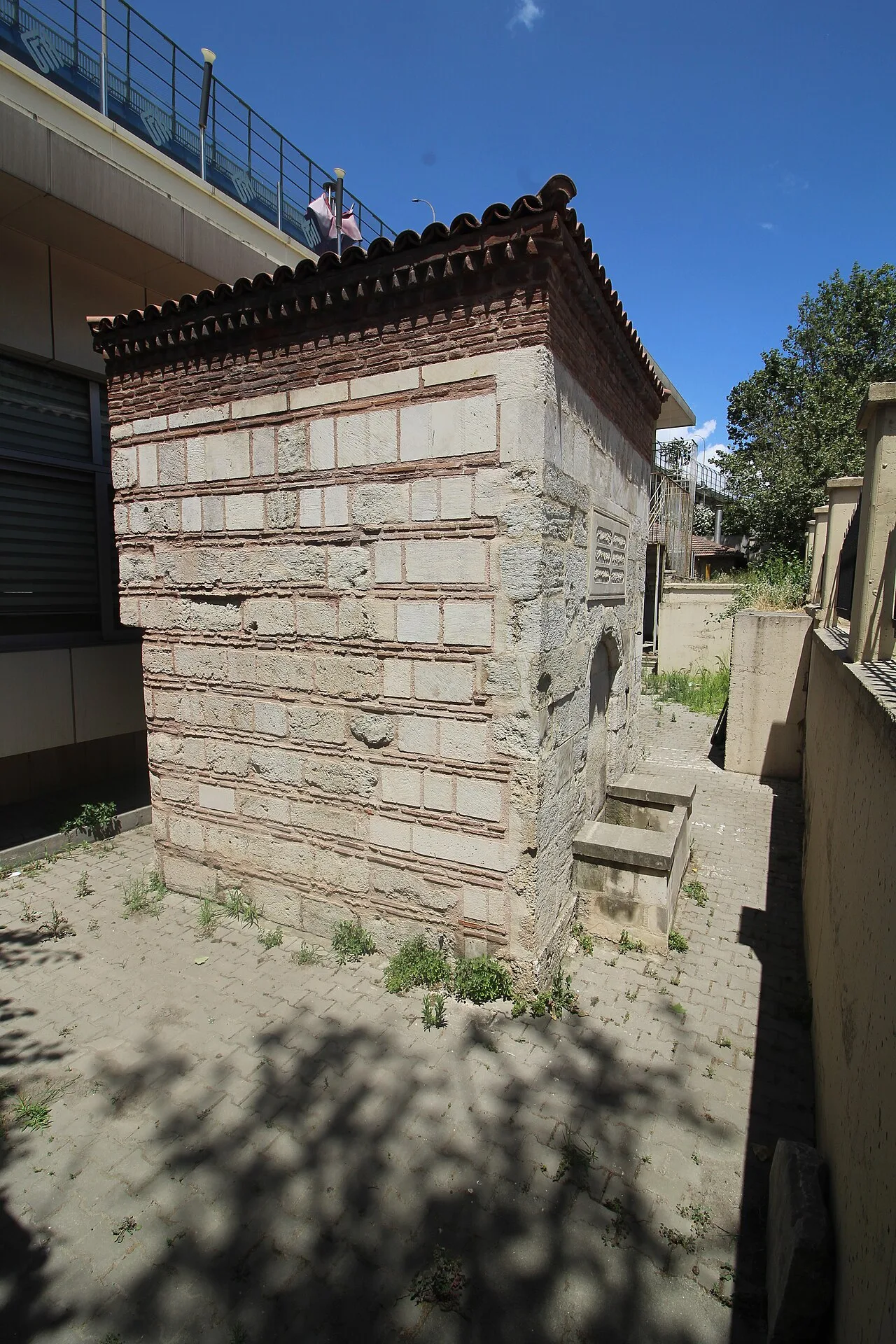 Mihrişah Valide Sultan Fountain (Halıcıoğlu) - İstanbul