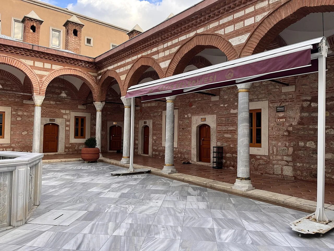 Şeyhülislam Esat Efendi Medresesi - İstanbul