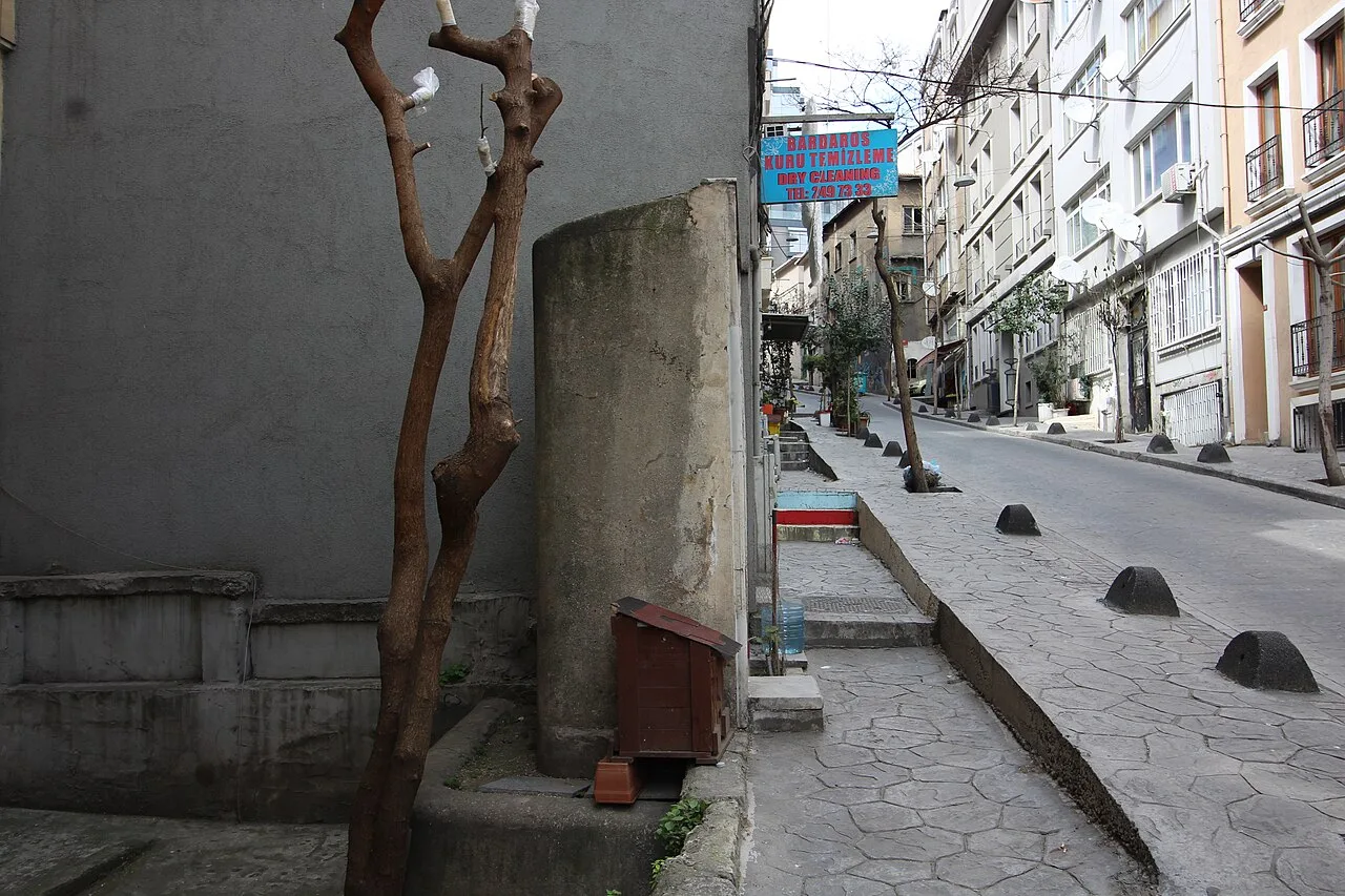 Silahdar Mehmet Ağa Çeşmesi - İstanbul