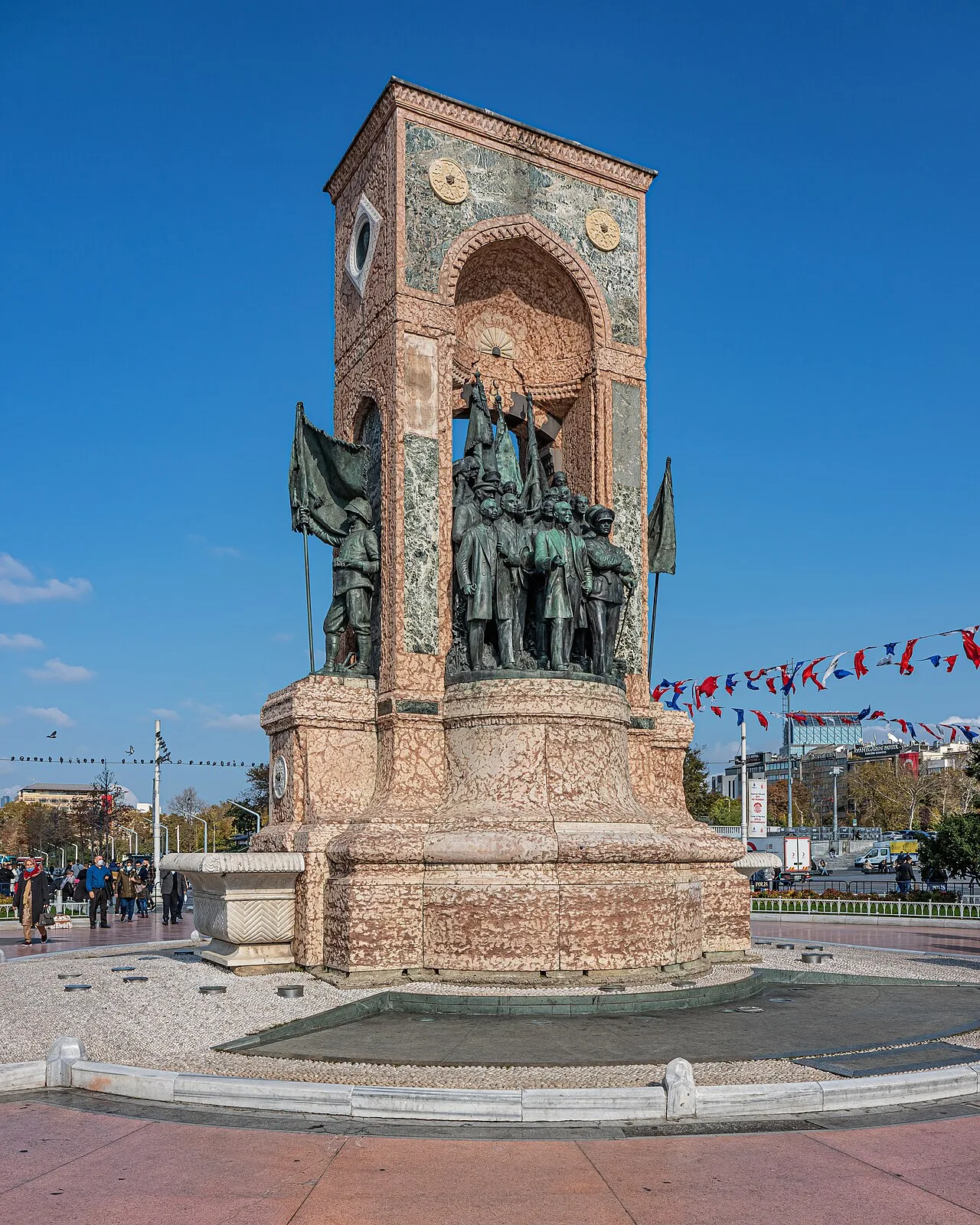 Taksim Cumhuriyet Anıtı - İstanbul