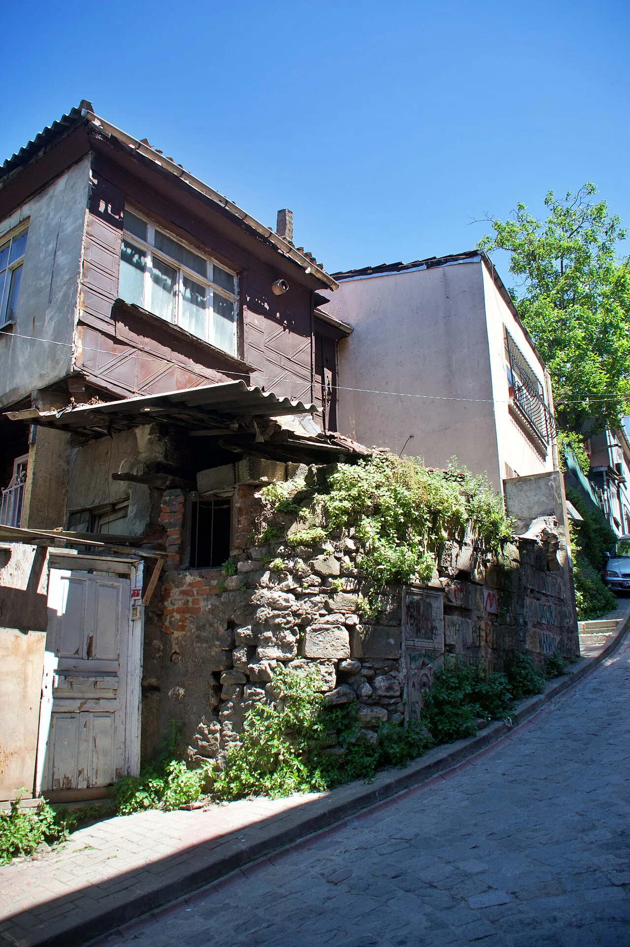 Tatlı Memba Sokak Çeşmesi - İstanbul