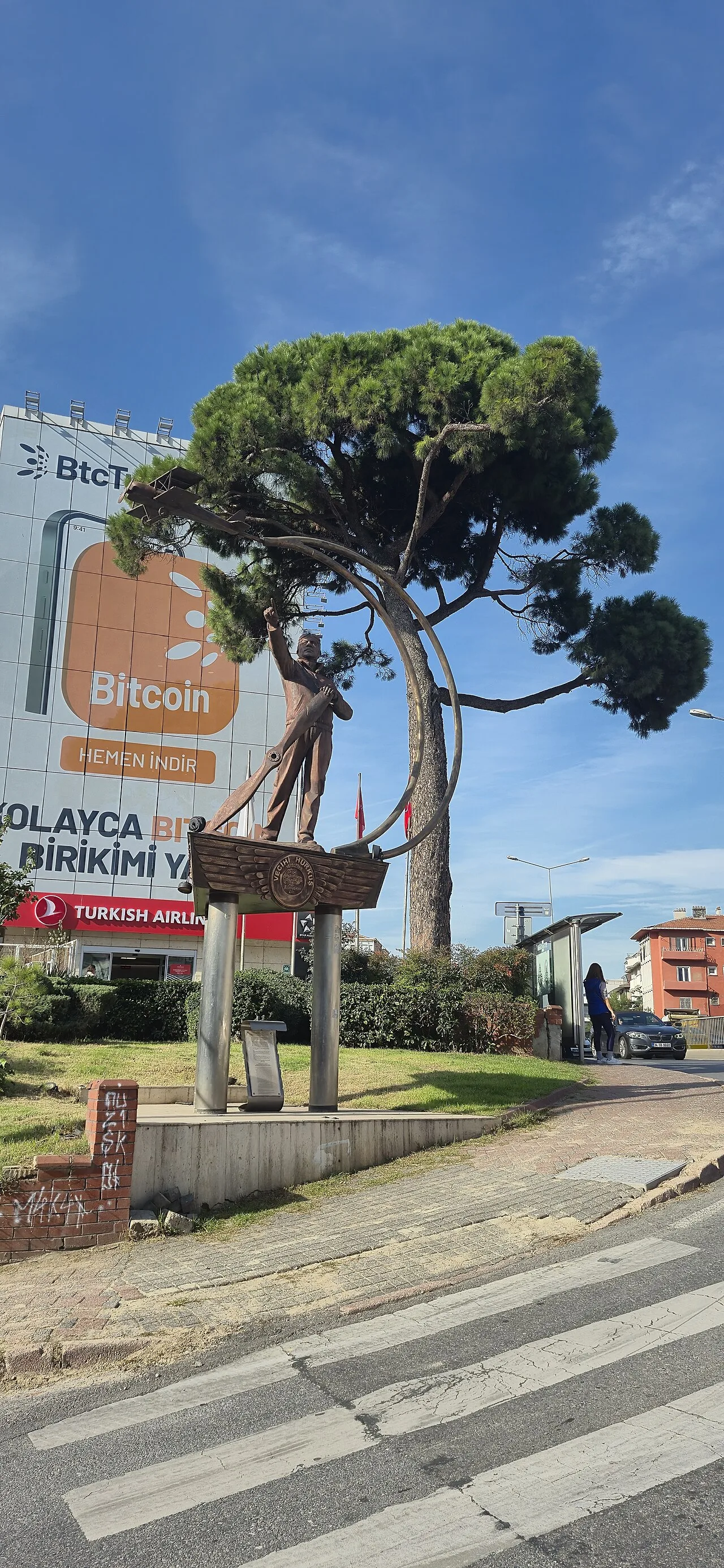 Vecihi Hürkuş Anıtı - İstanbul